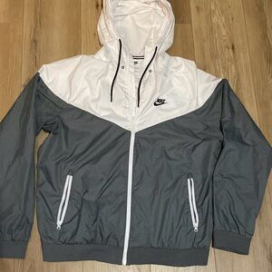 Nike Two-Tone Windbreaker Jacket with Hood and Chevron Design